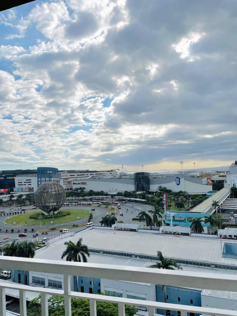 Icy At Shell Residences Near Moa And Naia Apartment Manila